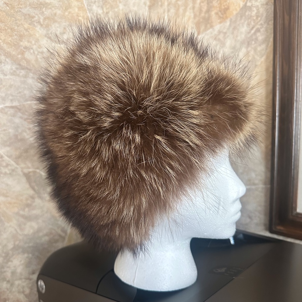 Women’s vintage real fur hat